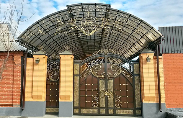 Купить или заказать ворота для дома с навесом - стильные и надежные решения для вашего участка в Нальчике от 42837 руб | ВоротМастер-Нль